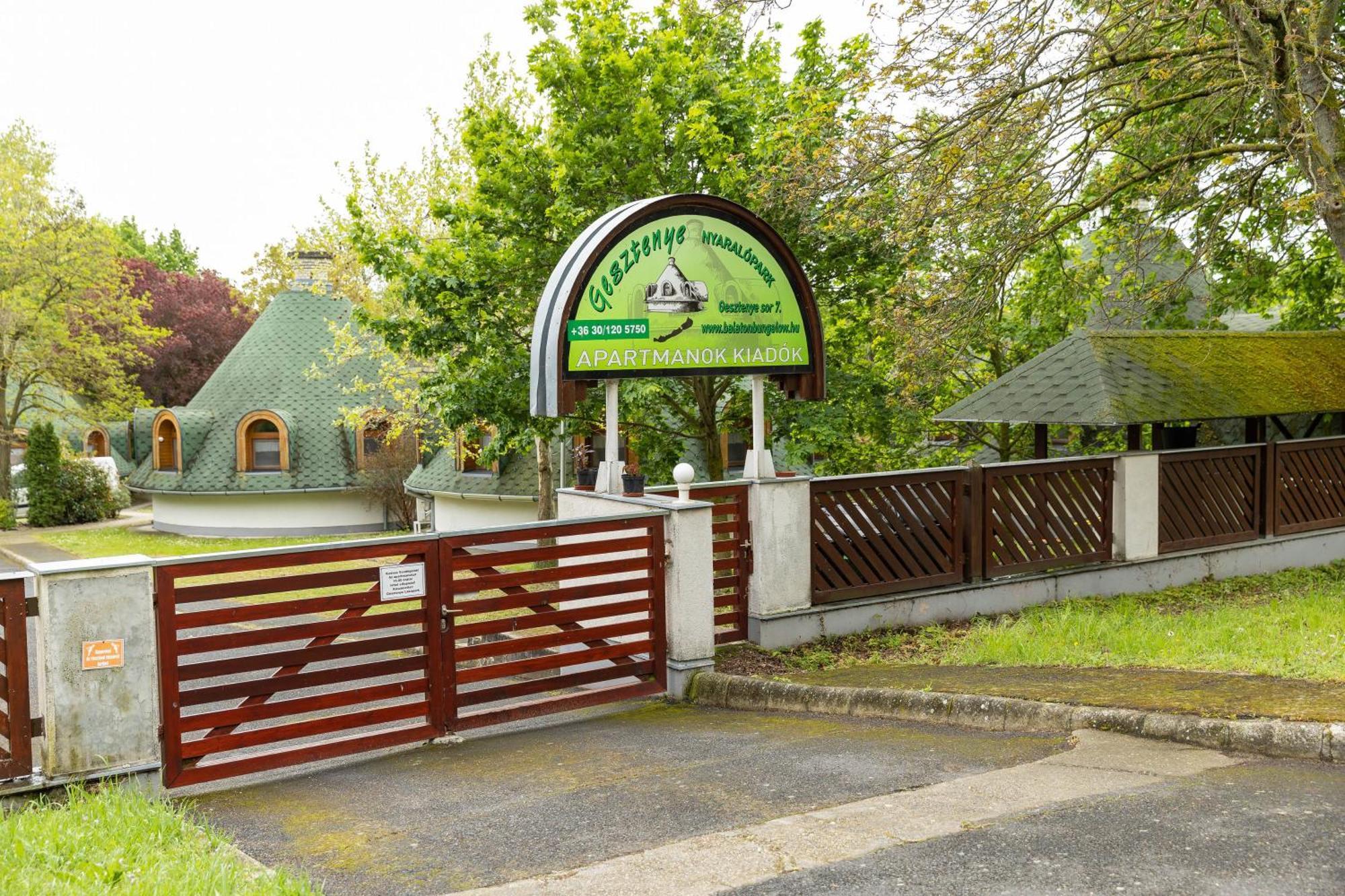 Gesztenye Nyaralopark Balatonudvari Exteriör bild